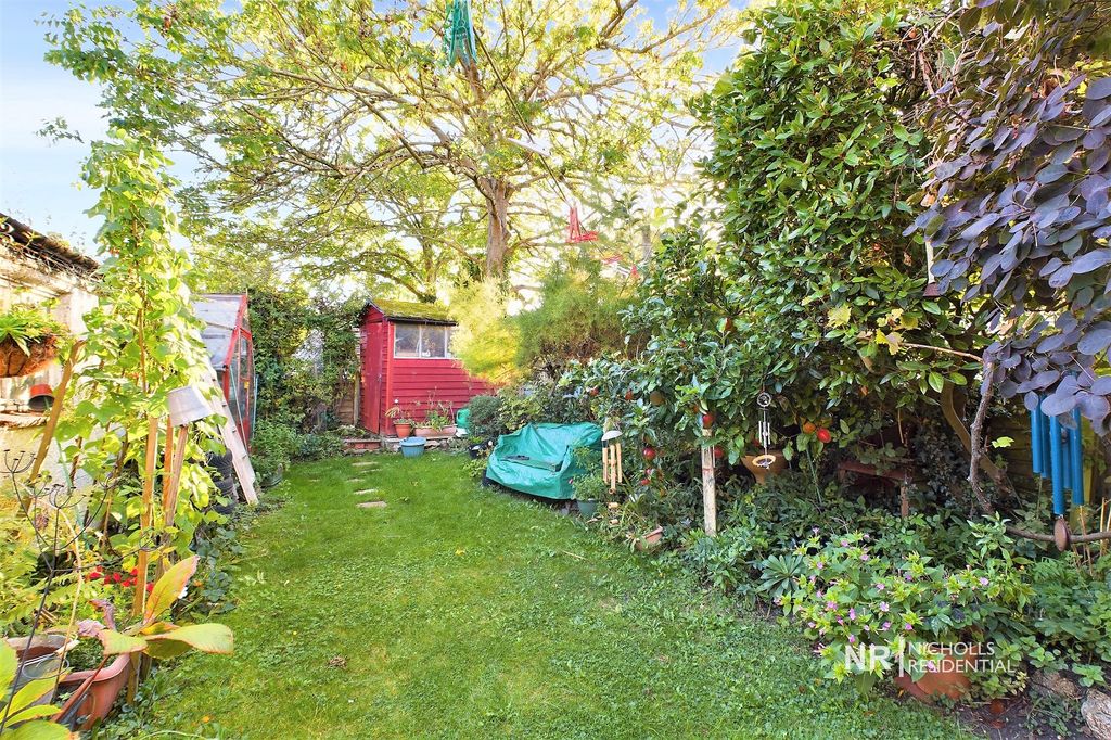 Property photo 2 of 15 Garden