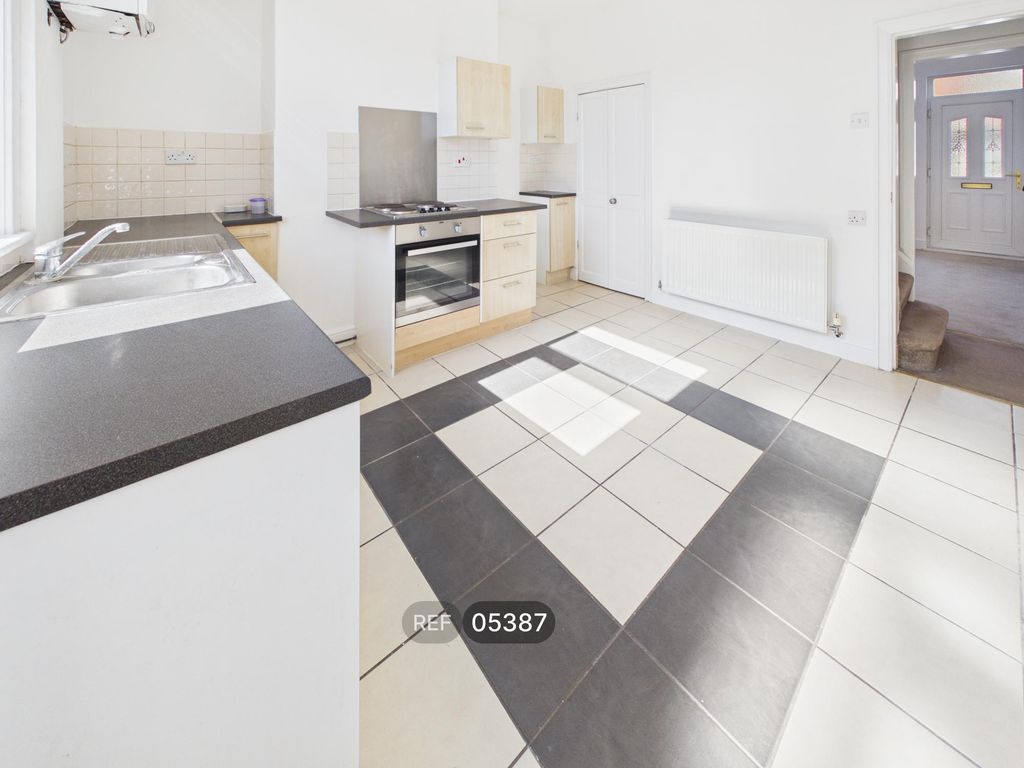 Property photo 3 of 13 Kitchen