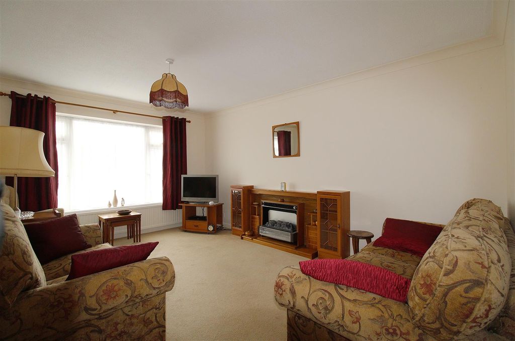 Property photo 3 of 16 Living Room