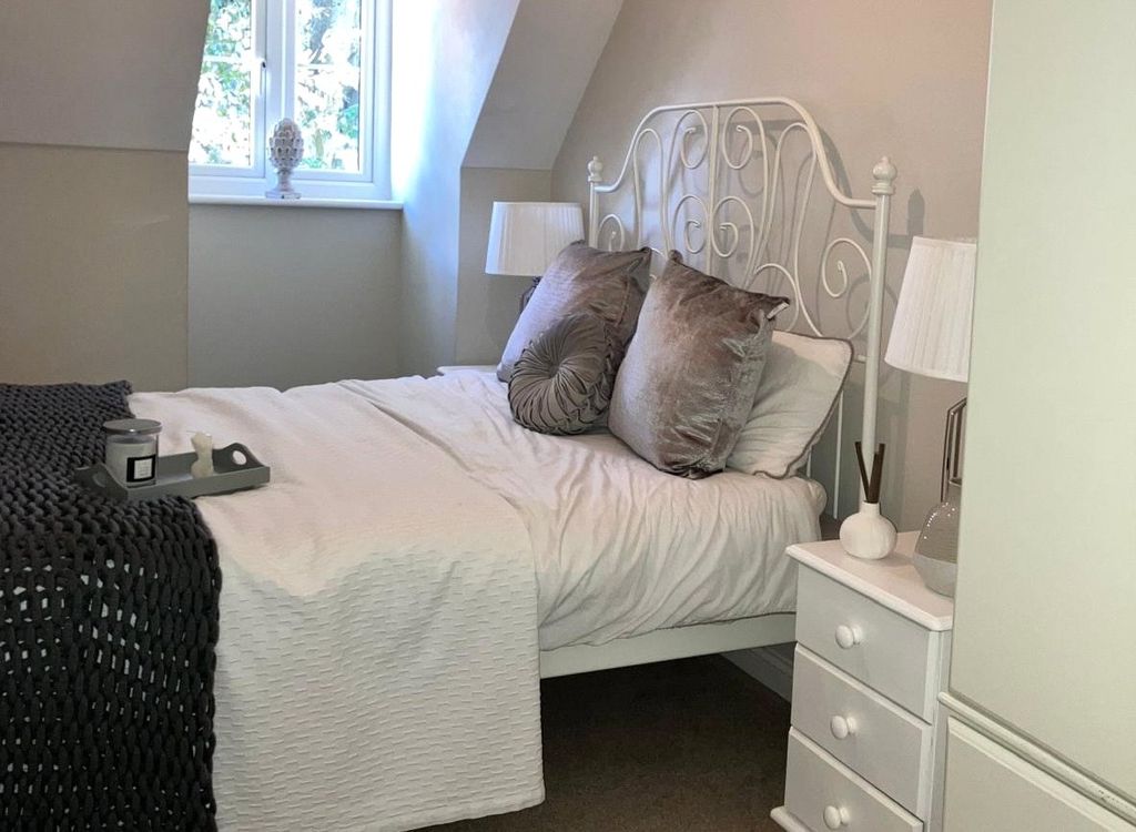 Additional image 5 of 2 bed flat for saleRudgard Way, Liphook, Hampshire GU30