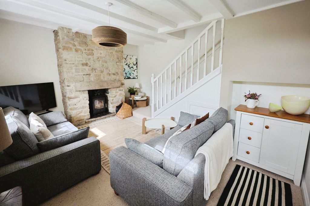 Property photo 2 of 14 Pbox-Img.Jpg