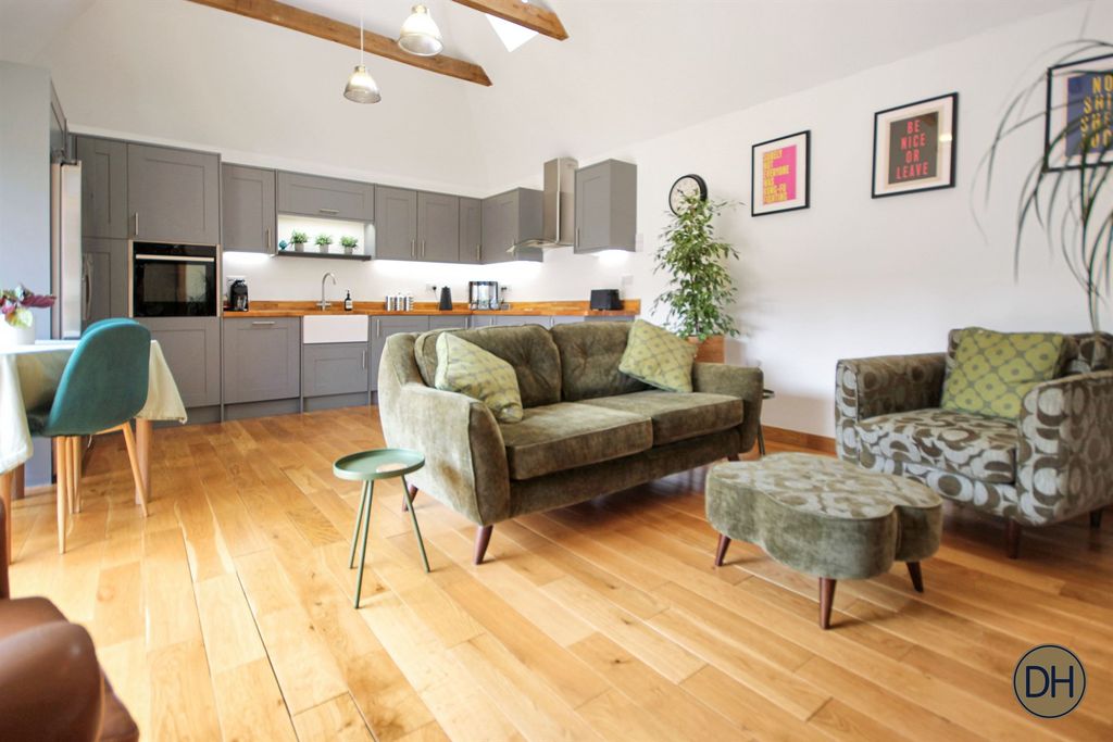 Property photo 3 of 21 Bluebell Lodge