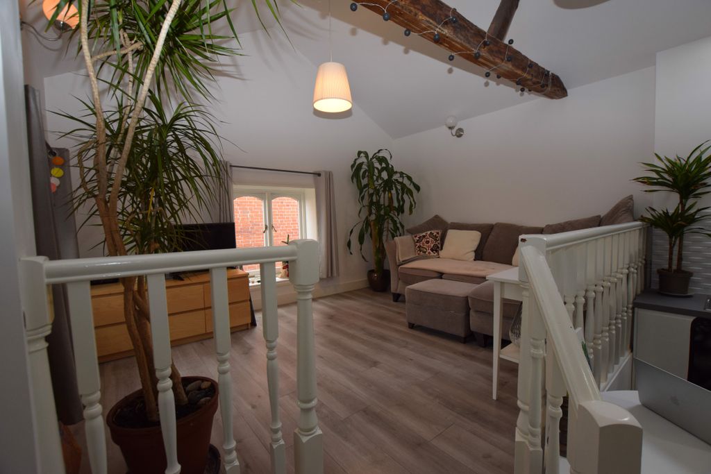 Property photo 2 of 8 Photo 1