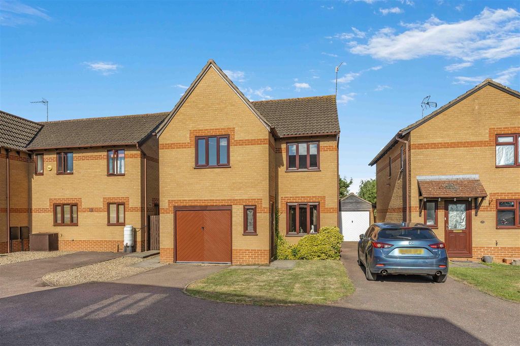 Property photo 1 of 12 33 Longworth Close, Banbury-1.Jpg