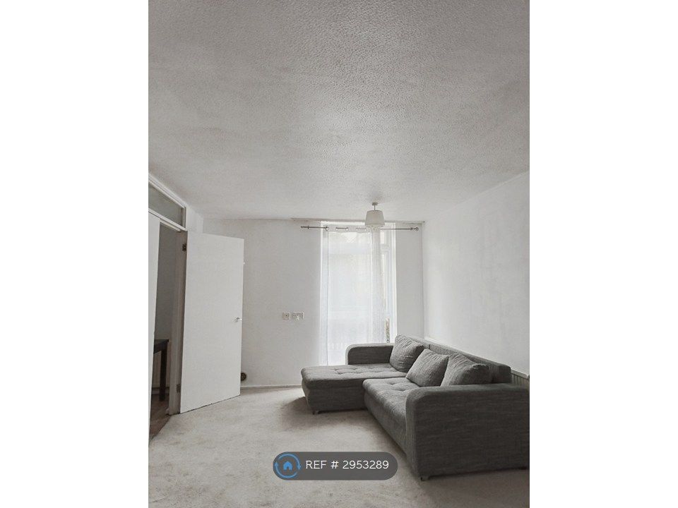 Property photo 1 of 29 Living Room