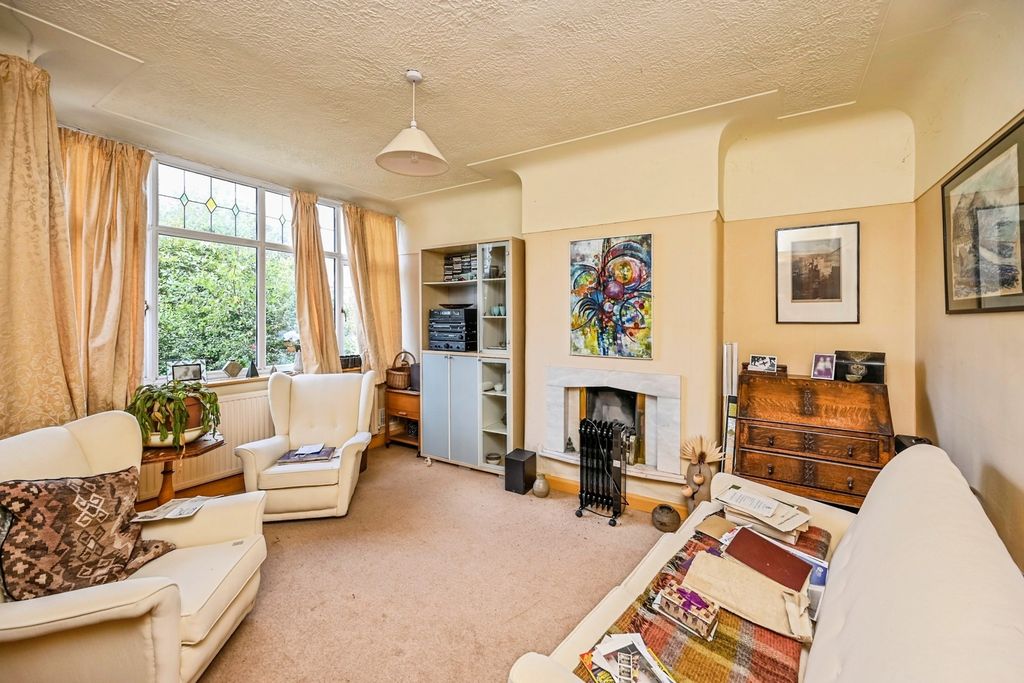 Property photo 3 of 17 Photo