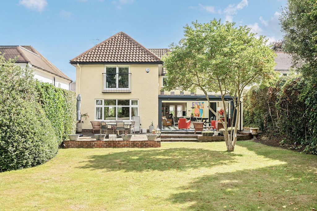 Property photo 3 of 27