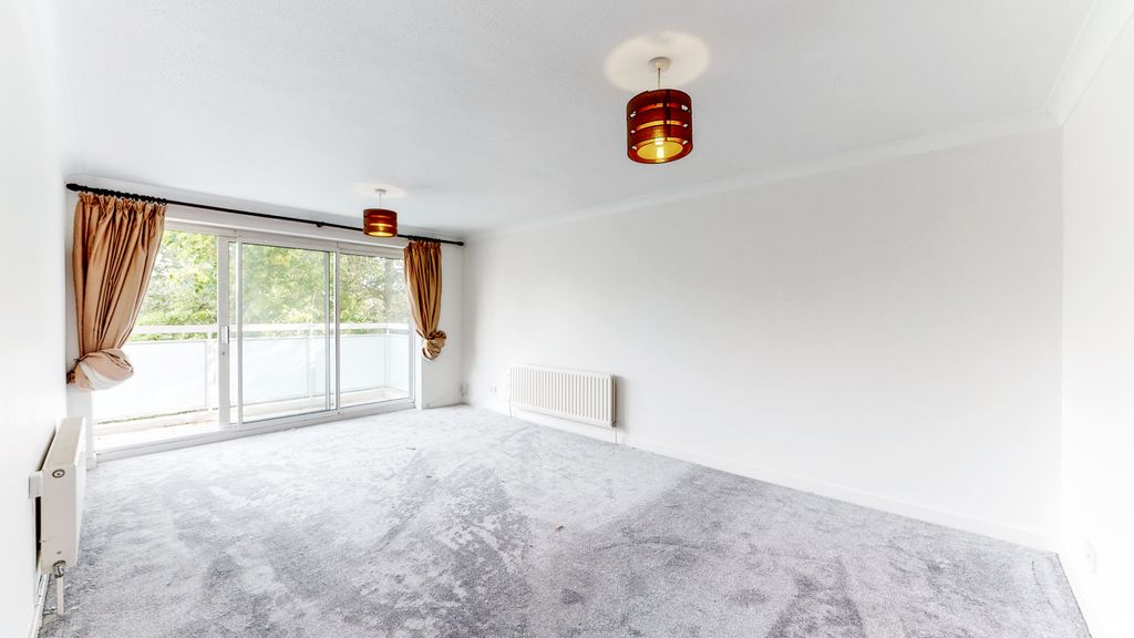 Property photo 3 of 8