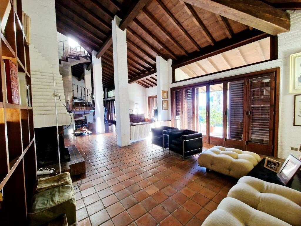Property photo 1 of 30