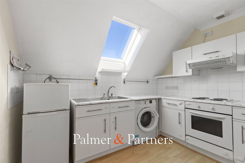 Property photo 2 of 12 Picture No. 23