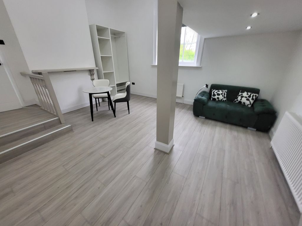 Property photo 2 of 12 Gallery