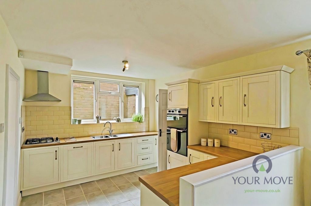 Property photo 3 of 11 Pbox-Img.Jpg
