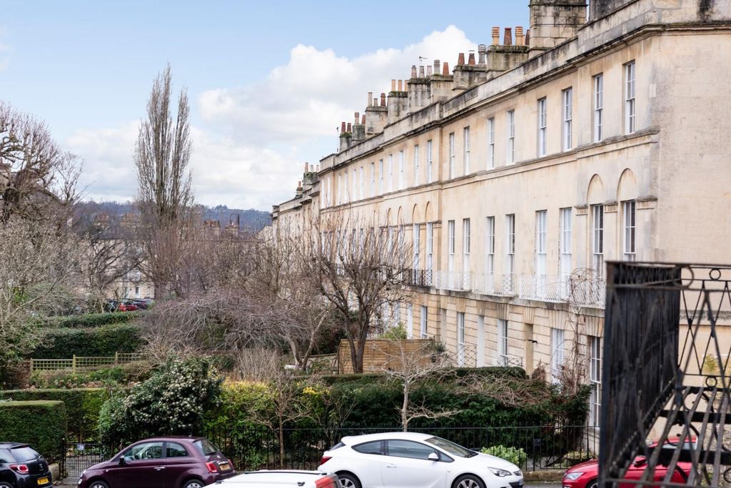 Property photo 1 of 13 The Flat, 4 Beaufort East, Bath, BA1 6Qd-9.Jpg