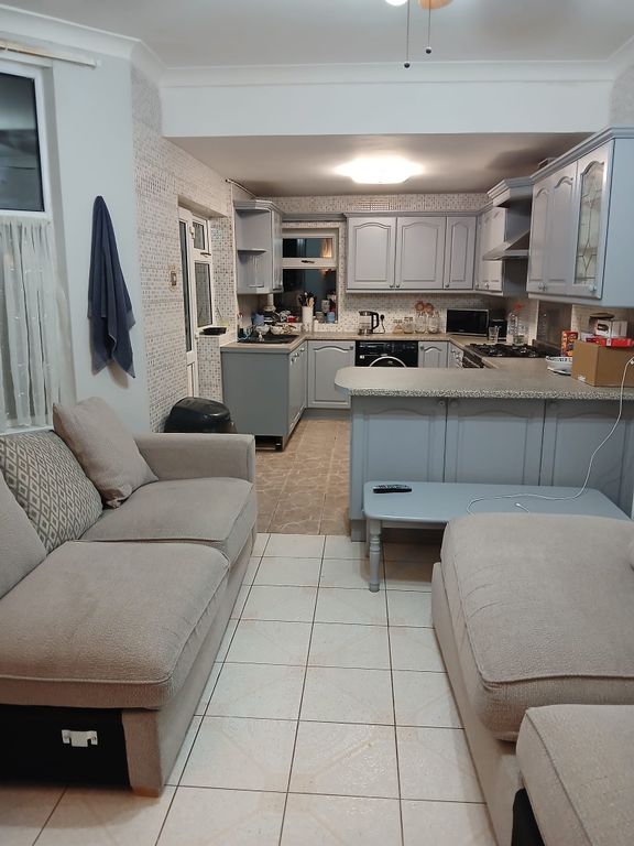 Property photo 3 of 4