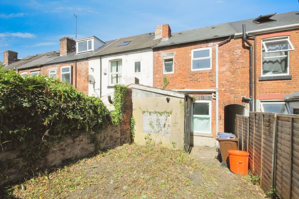Property photo 2 of 20