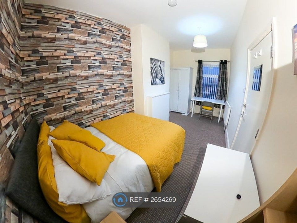 Property photo 1 of 10 Room 4