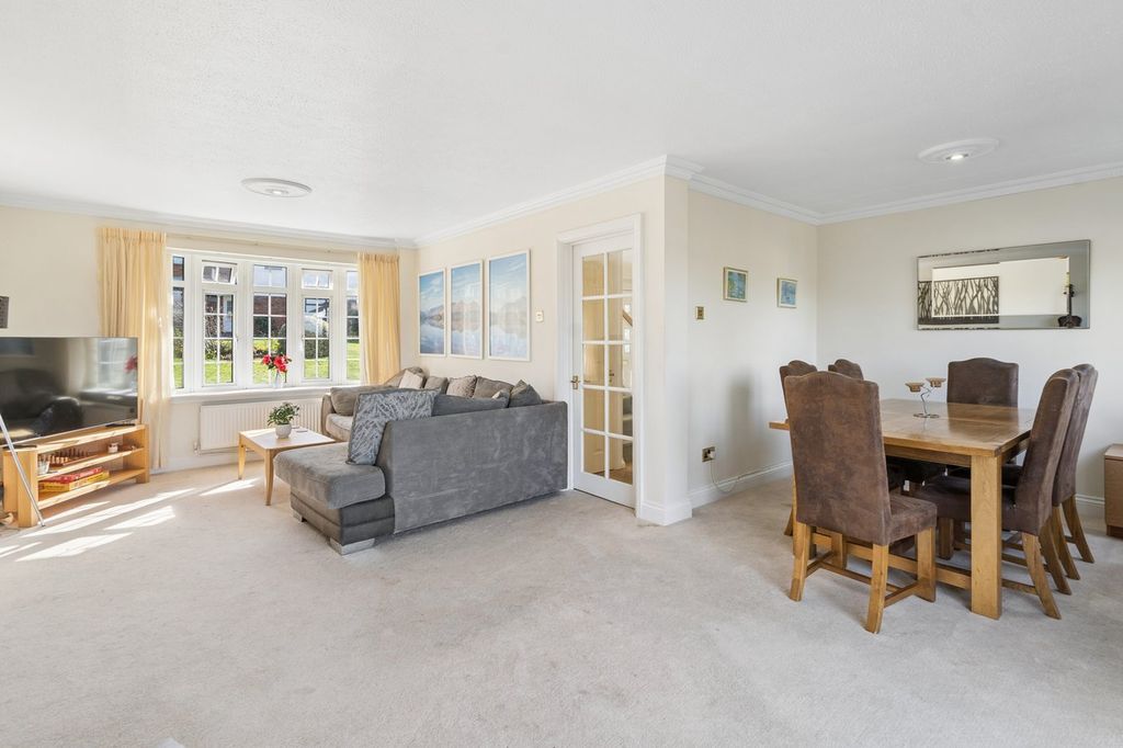 Property photo 3 of 21