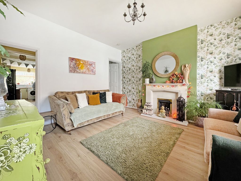 Property photo 2 of 32