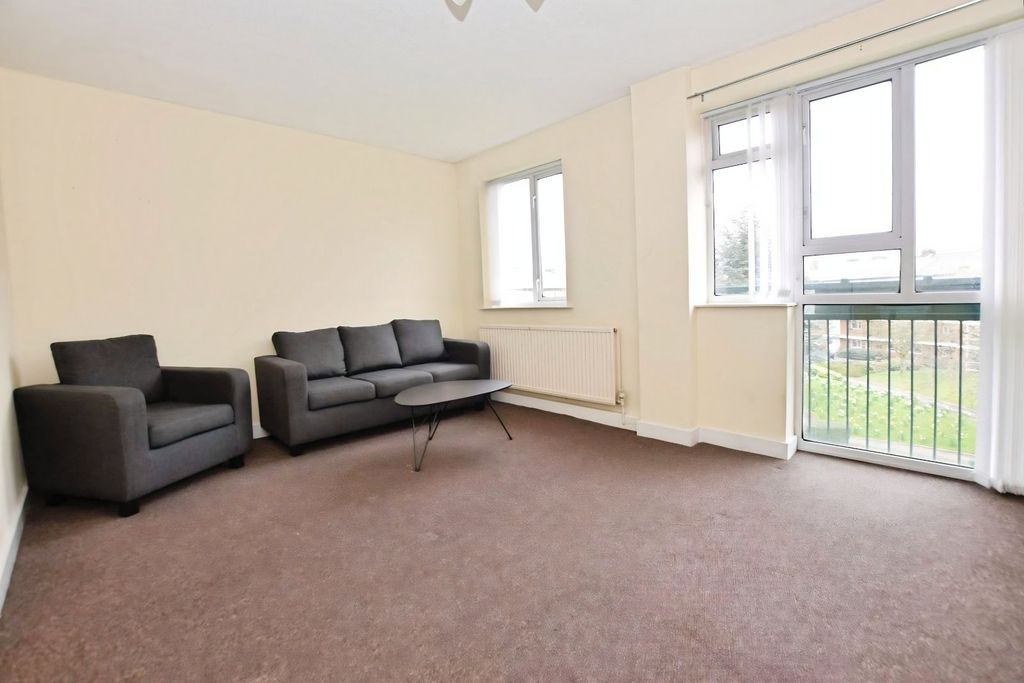 Property photo 3 of 15 Picture No. 32