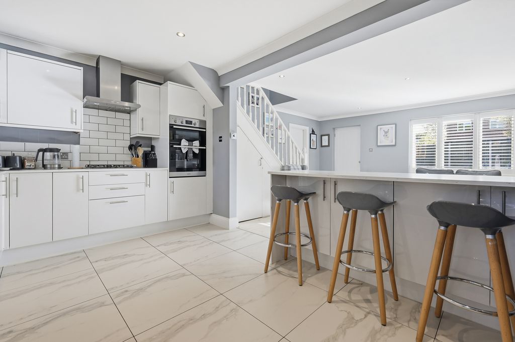 Property photo 3 of 25