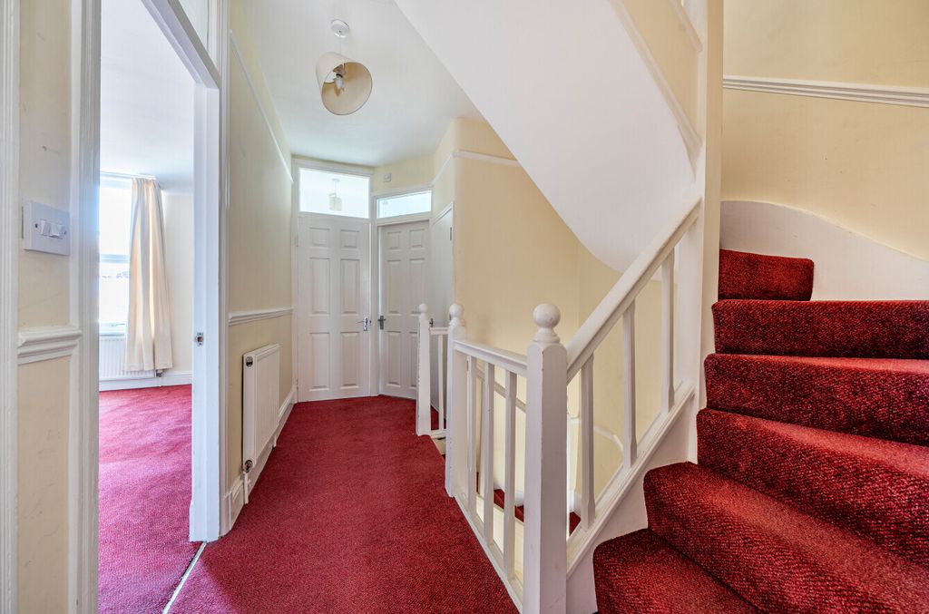 Additional image 9 of 3 bed maisonette for saleThirsk Road, Mitcham CR4
