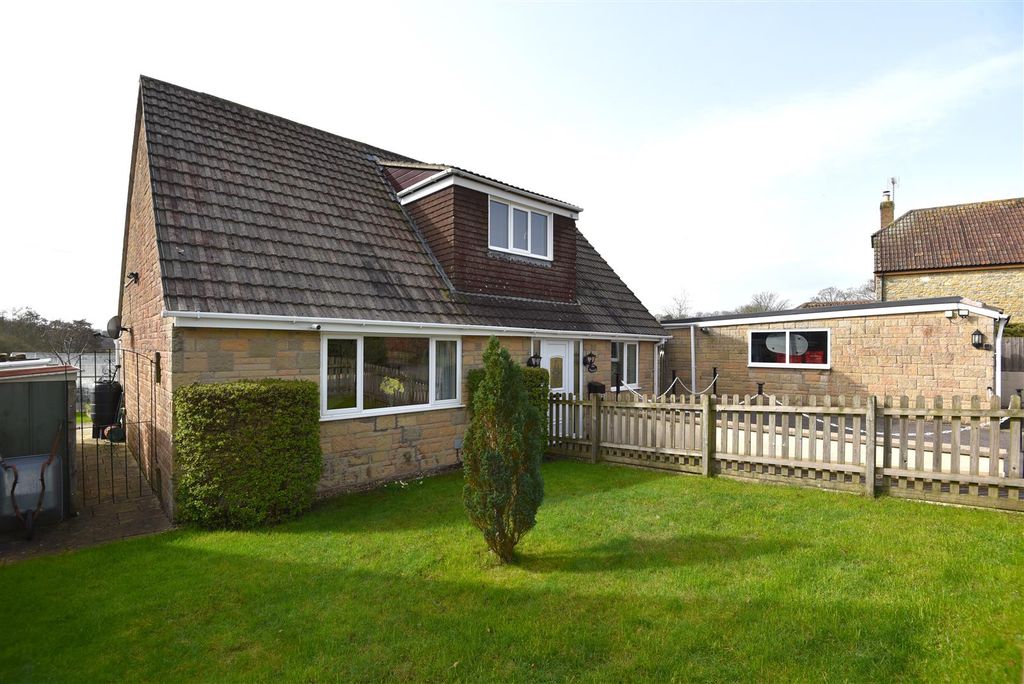 Property photo 1 of 10 Front