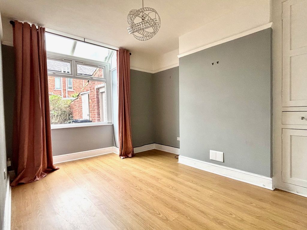 Property photo 3 of 12 Dining Room