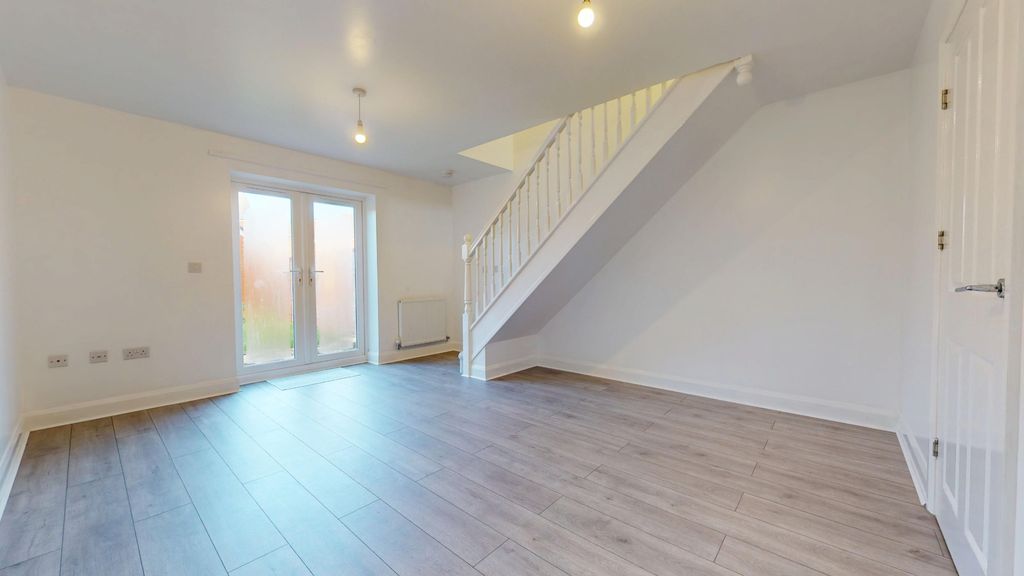 Property photo 3 of 15 4634803