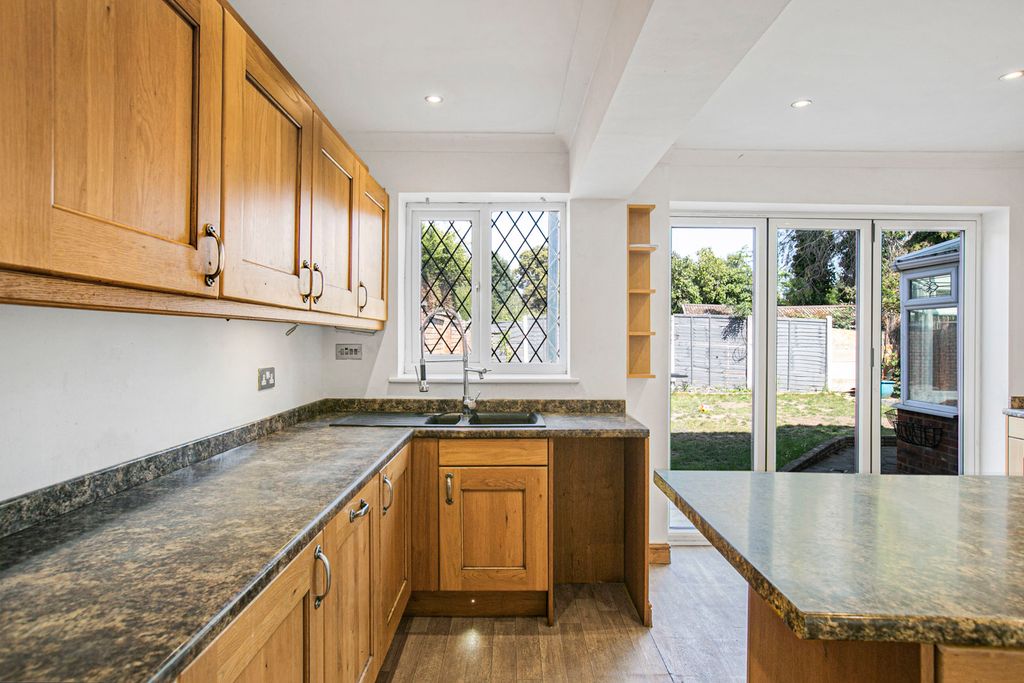 Property photo 2 of 14 Kitchen