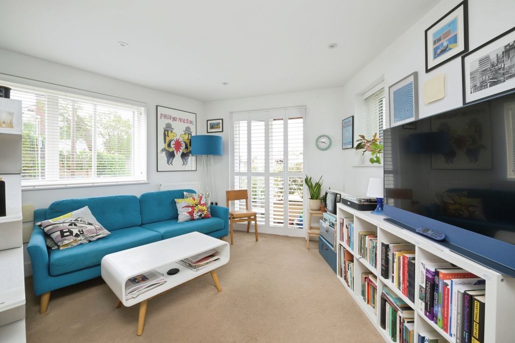 Property photo 3 of 12 Pbox-Img.Jpg
