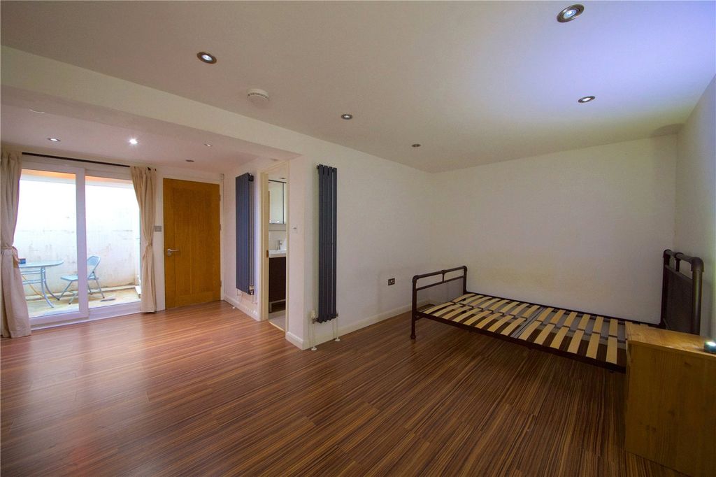 Property photo 3 of 22 Picture No. 03