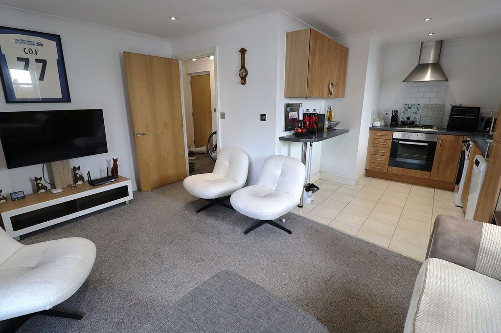 Property photo 2 of 13