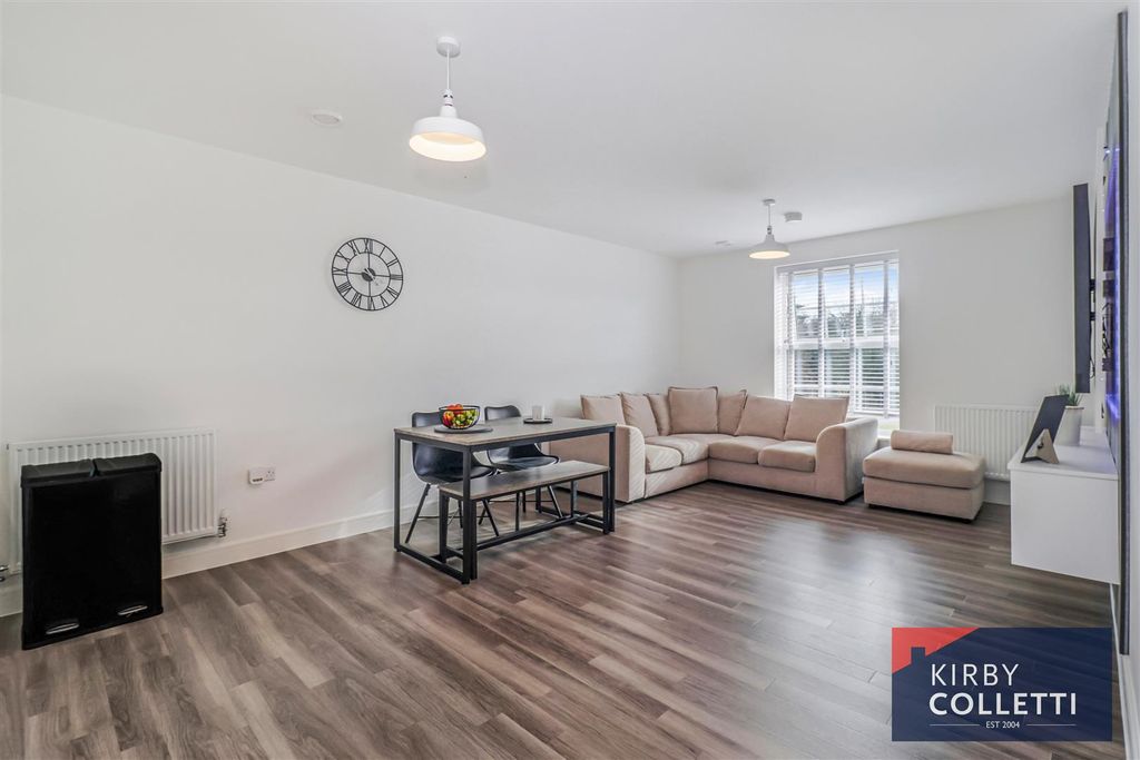 Property photo 2 of 18 Open Plan Living