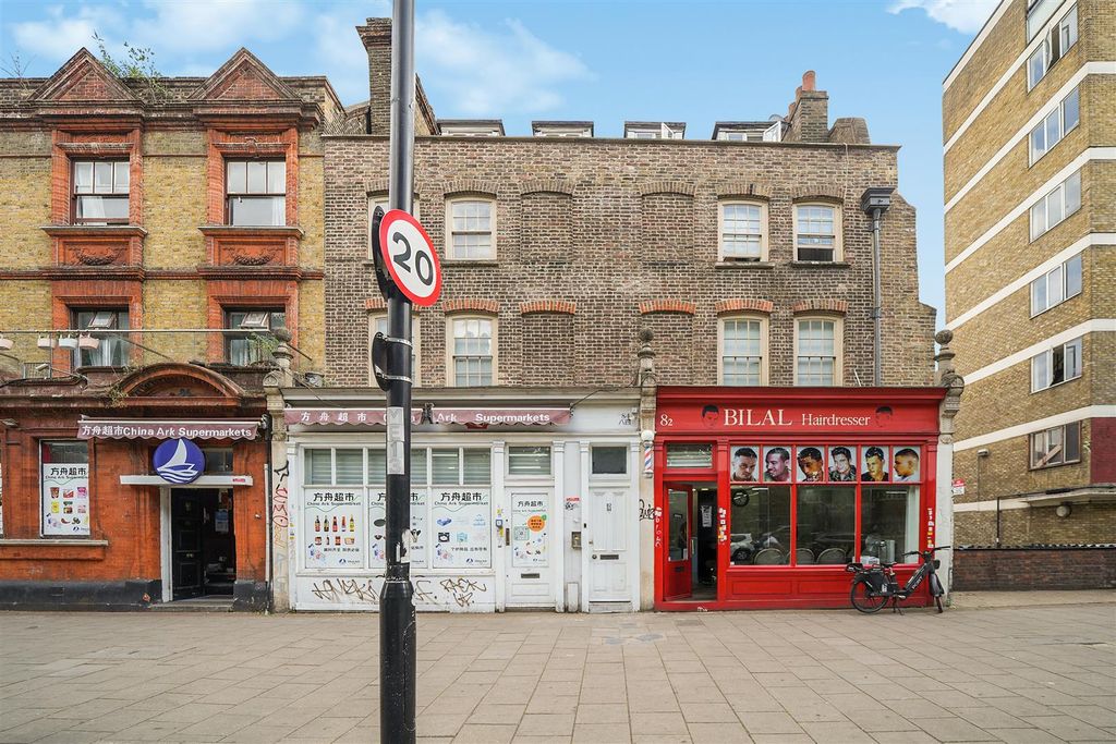 Property photo 1 of 8 Mile End Road
