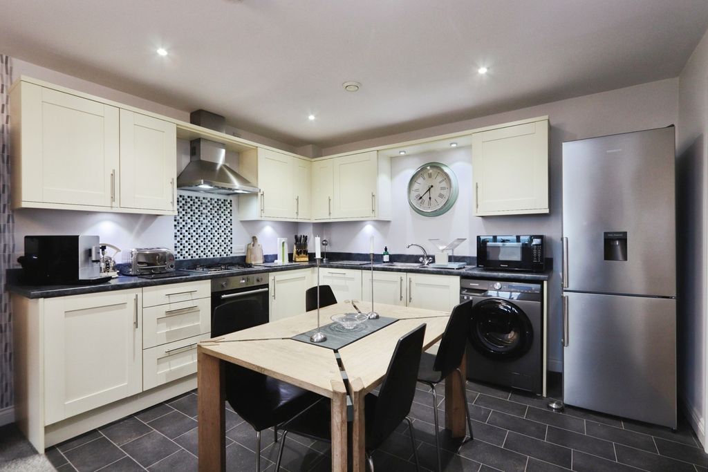 Property photo 2 of 27 Photo