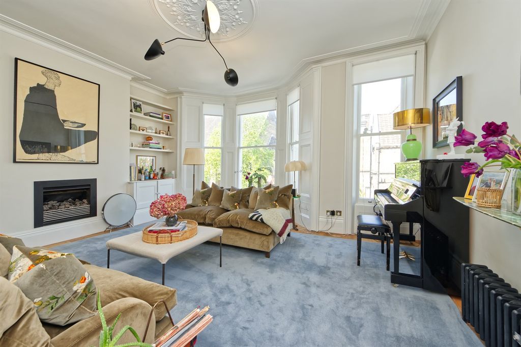 Property photo 1 of 12 (Main)