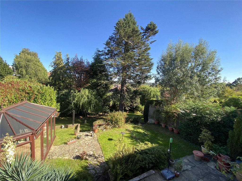 Property photo 2 of 23 Picture No. 28