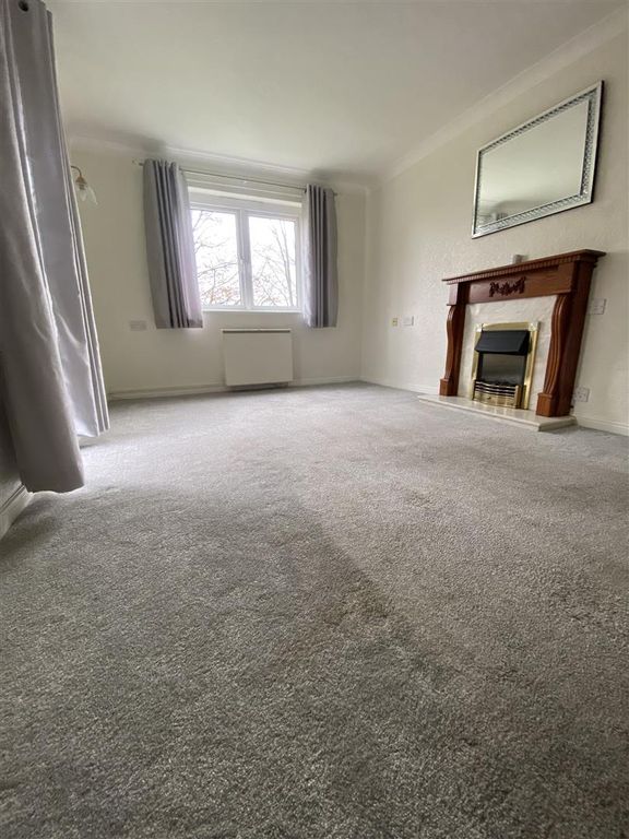 Property photo 3 of 19 Living Room