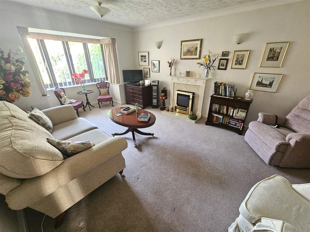 Property photo 2 of 25 Sitting Room.Jpg