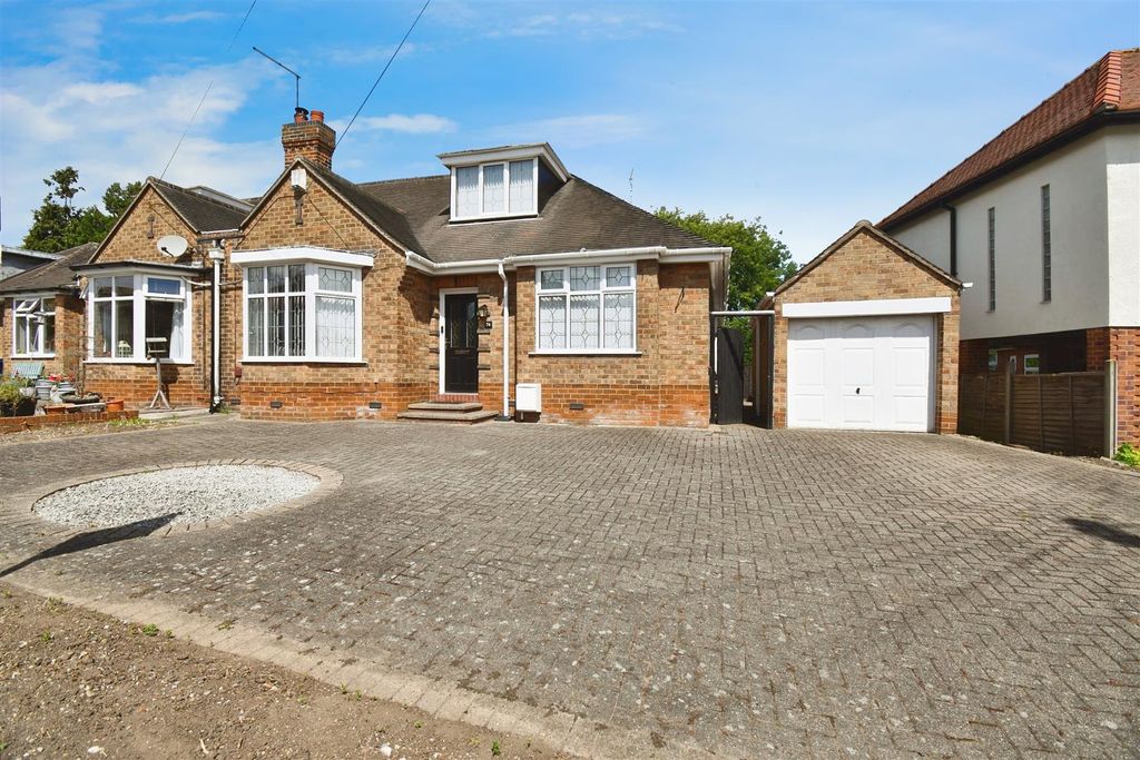 Property photo 1 of 8 Front External