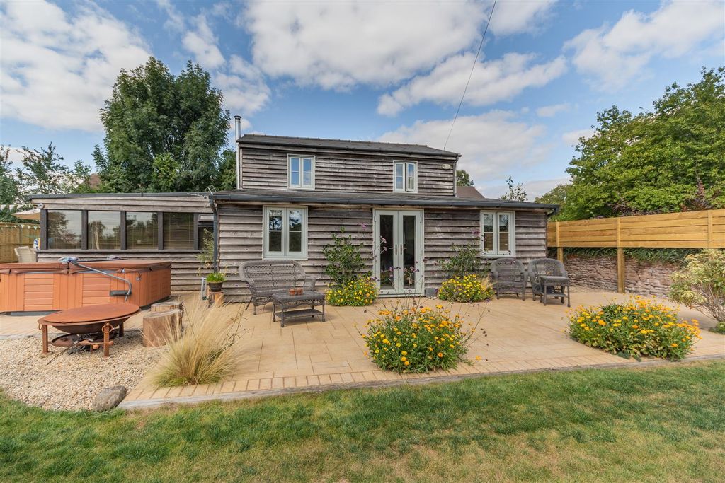 Property photo 1 of 43