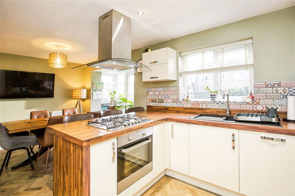 Property photo 3 of 28 Kitchen Diner