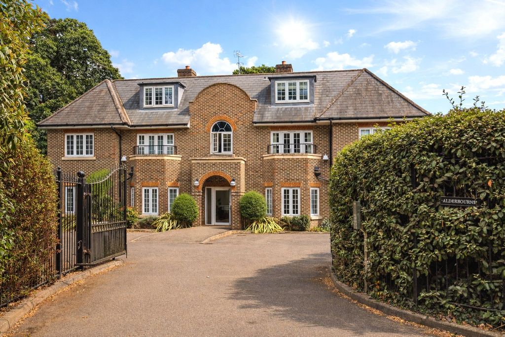 Property photo 1 of 8 Front Elevation