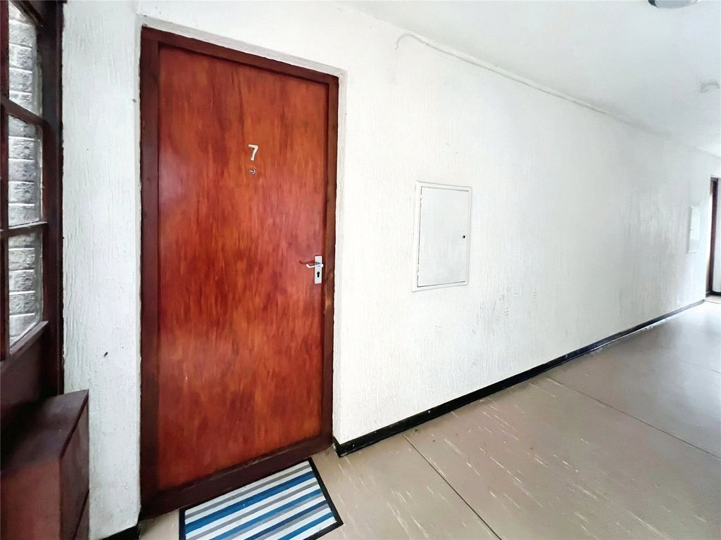Property photo 2 of 7 Entrance