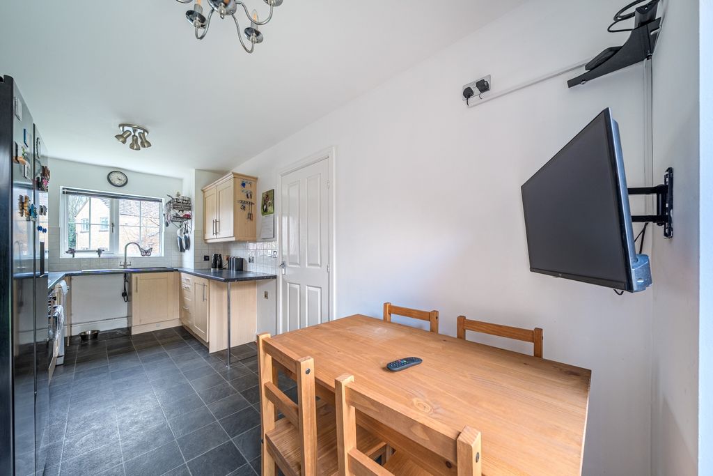 Property photo 2 of 20 Dining Kitchen