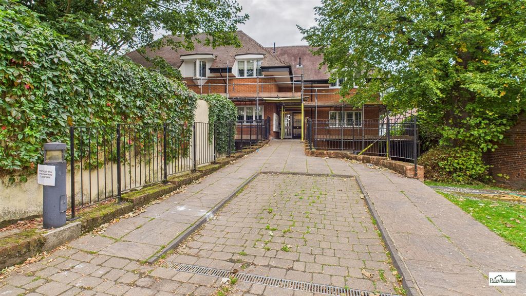 Property photo 1 of 13 Cam02085G0-Pr0197-Still011.Jpg