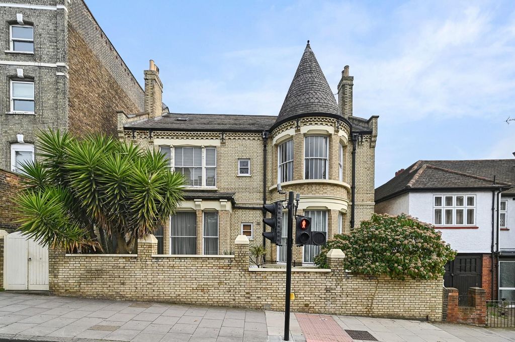 Property photo 3 of 11 Flat 4, 70 Haverstock Hill - External1_1.Jpg