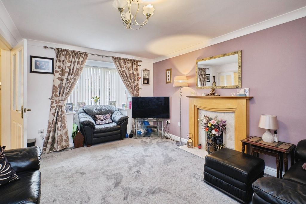 Property photo 2 of 24