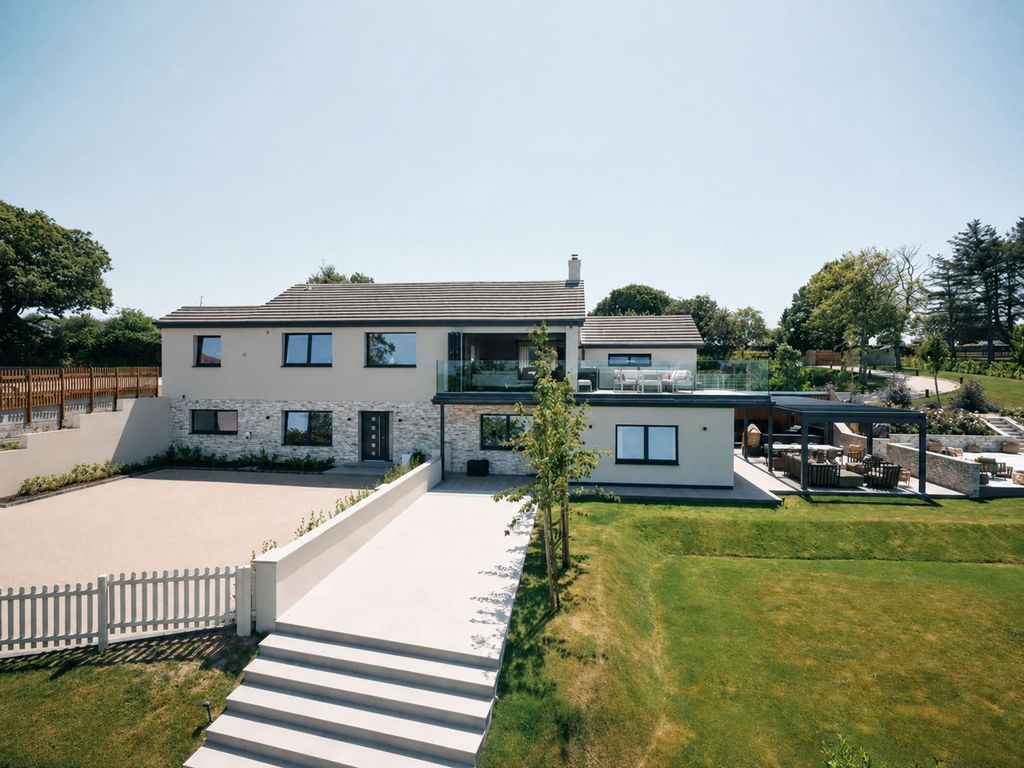 5 bed detached house for saleCol Du Pre, Trinity JE3 photo 4