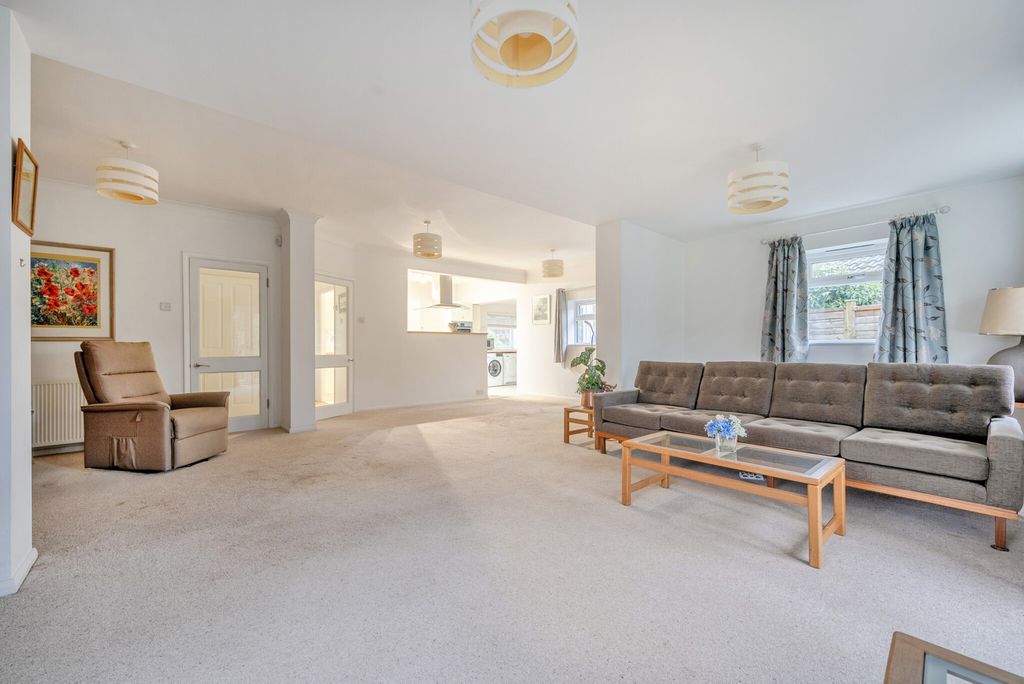 Property photo 2 of 21 1408596-5-6984d2d...